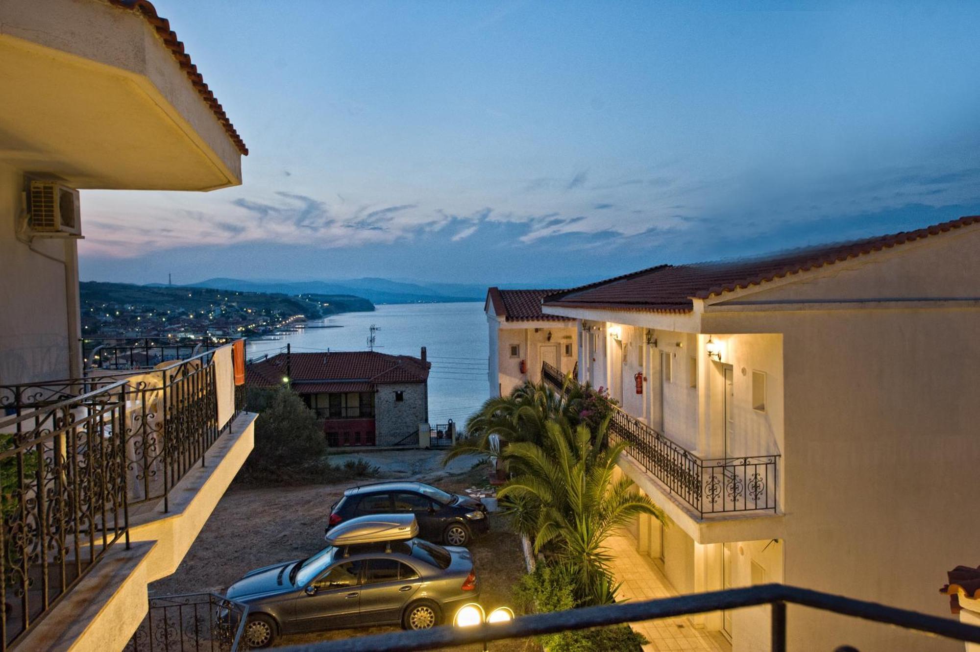 Lazaridis Luxury Studios&Apartments Nea Roda Exterior foto