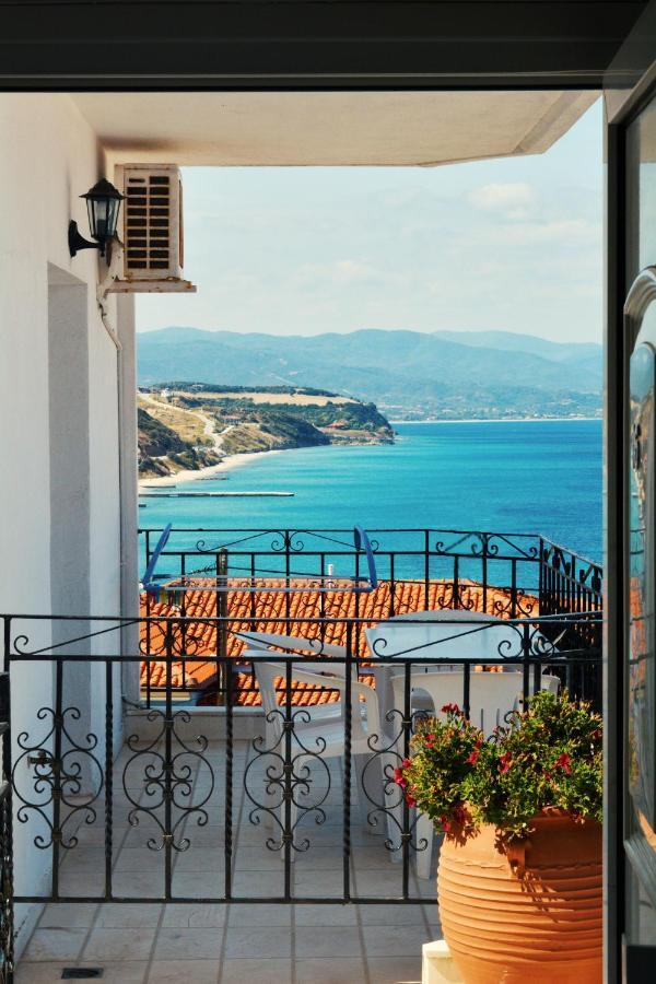 Lazaridis Luxury Studios&Apartments Nea Roda Exterior foto